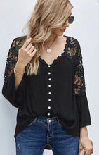 Load image into Gallery viewer, Black 3/4 Sleeve Crochet Top
