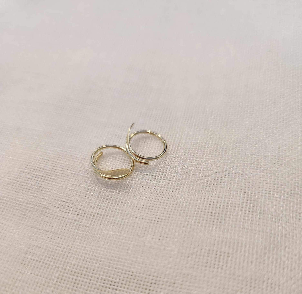 Iishii Infinity Hoop Earrings
