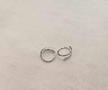 Load image into Gallery viewer, Iishii Infinity Hoop Earrings
