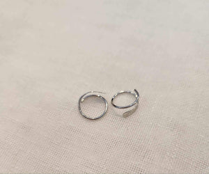 Iishii Infinity Hoop Earrings