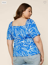 Load image into Gallery viewer, Blue &amp; White Square Neck Floral Top
