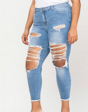 Load image into Gallery viewer, Cello Mid Rise Heavy Destroy Fray Hem Crop Skinny
