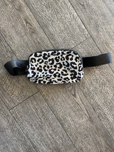 Load image into Gallery viewer, Flora Fanny Pack
