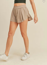 Load image into Gallery viewer, Taupe On Point Skort
